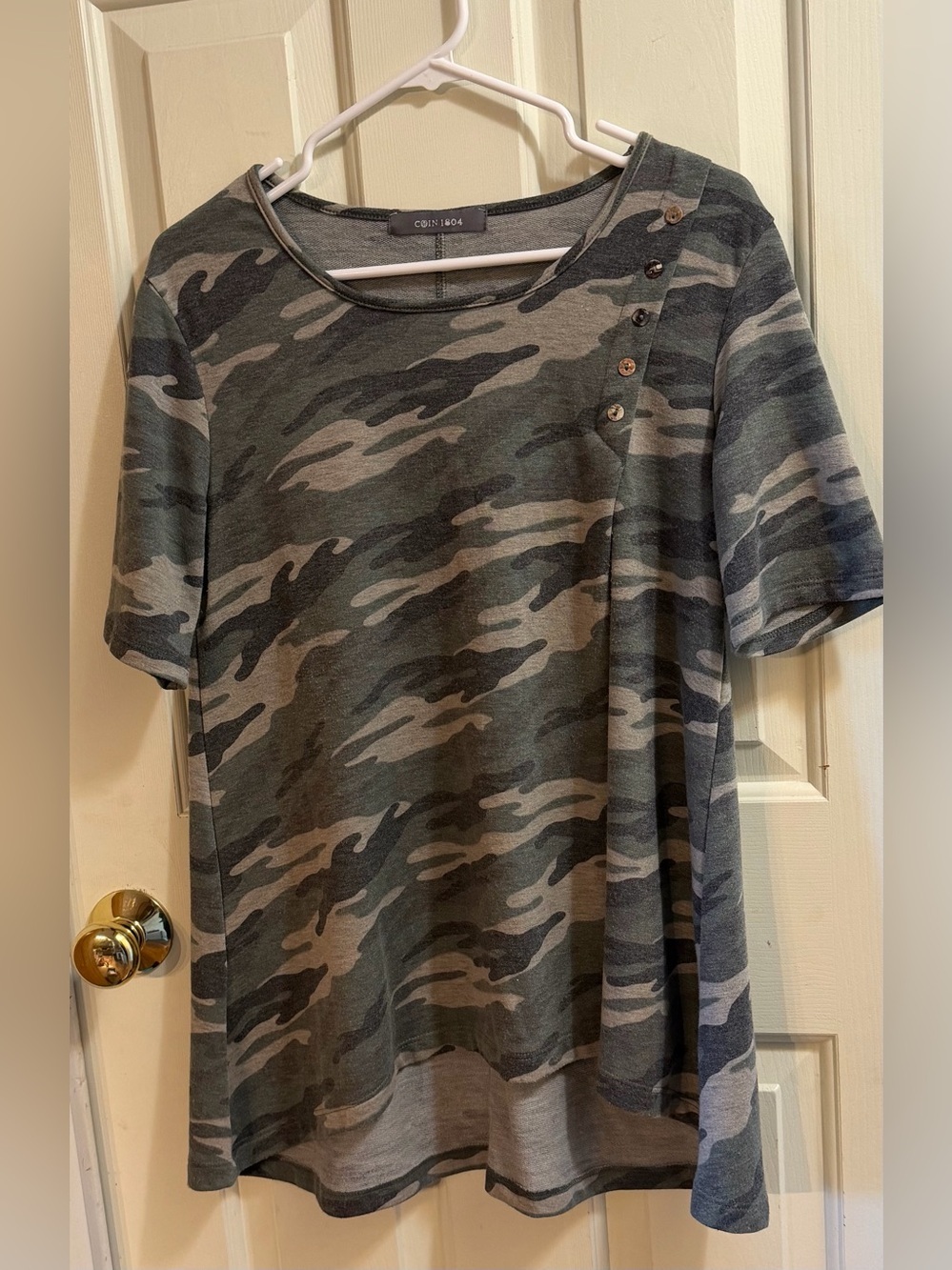 COIN 1804 Asymmetrical Camo Print Top | M